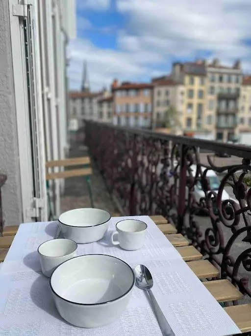 Appartement Hyper Centre Avec Balcon Clermont-Ferrand Lägenhet